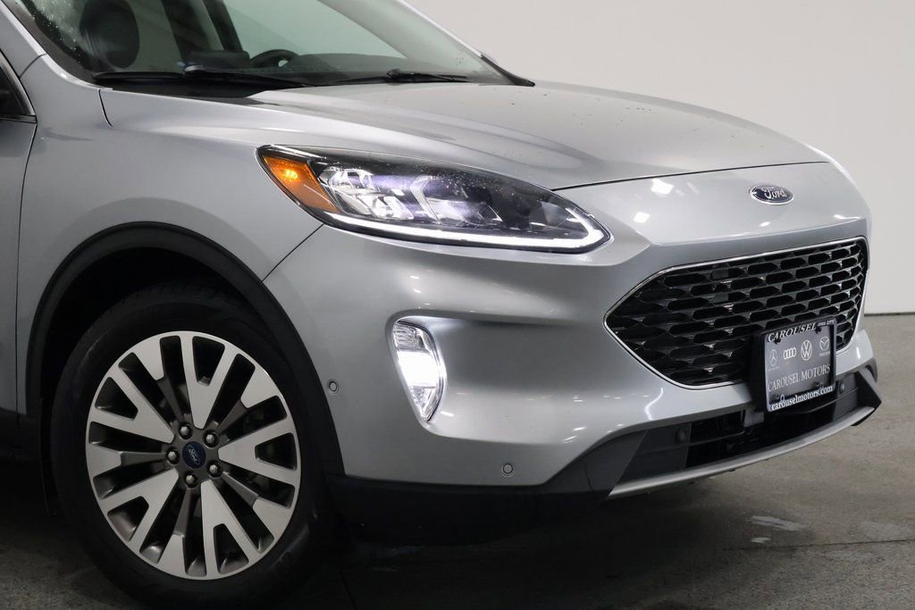 Used 2021 Ford Escape Titanium w/ Class II Trailer Tow Package image 3