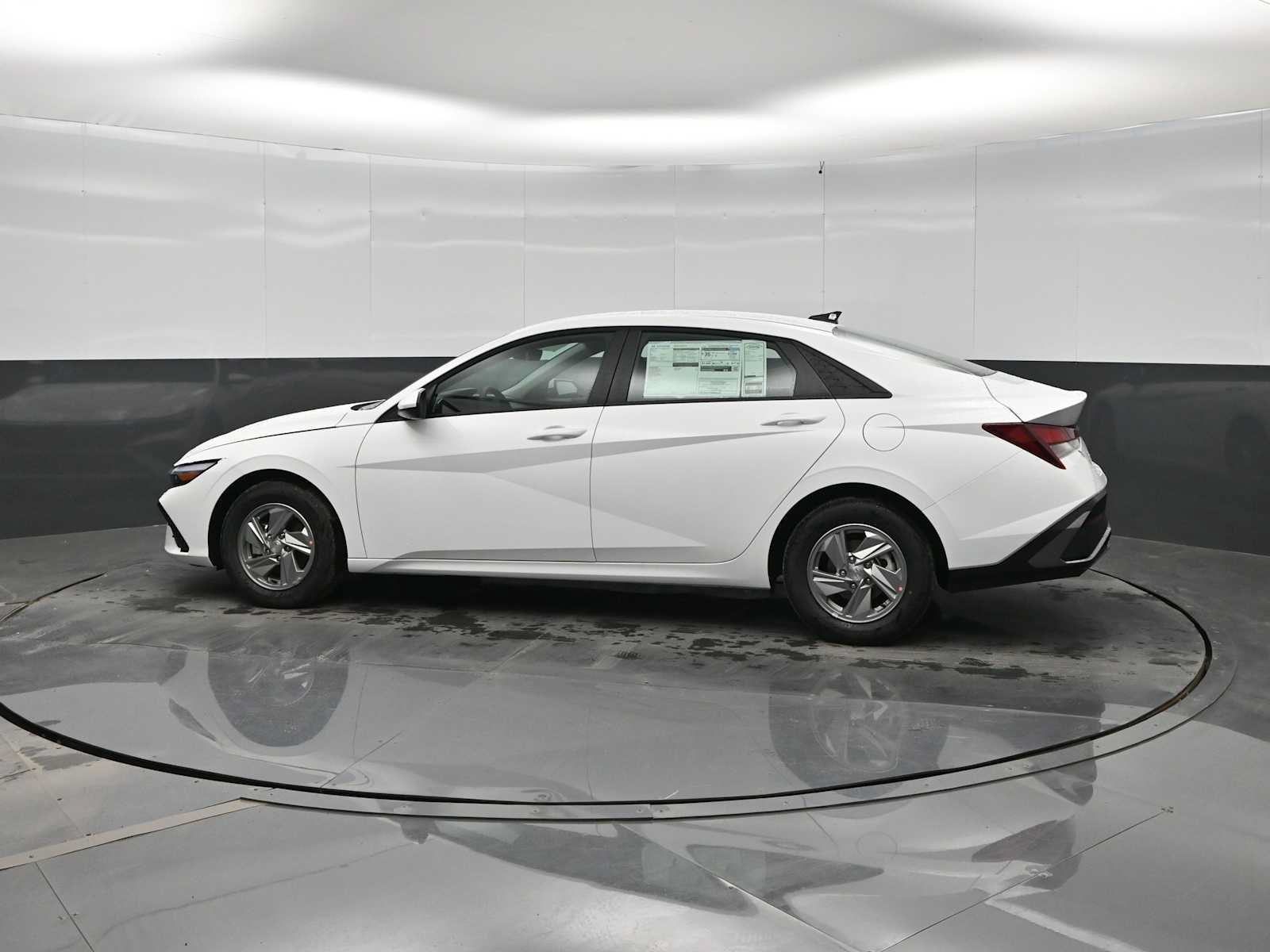 New 2026 Hyundai Elantra SE FWD image 5