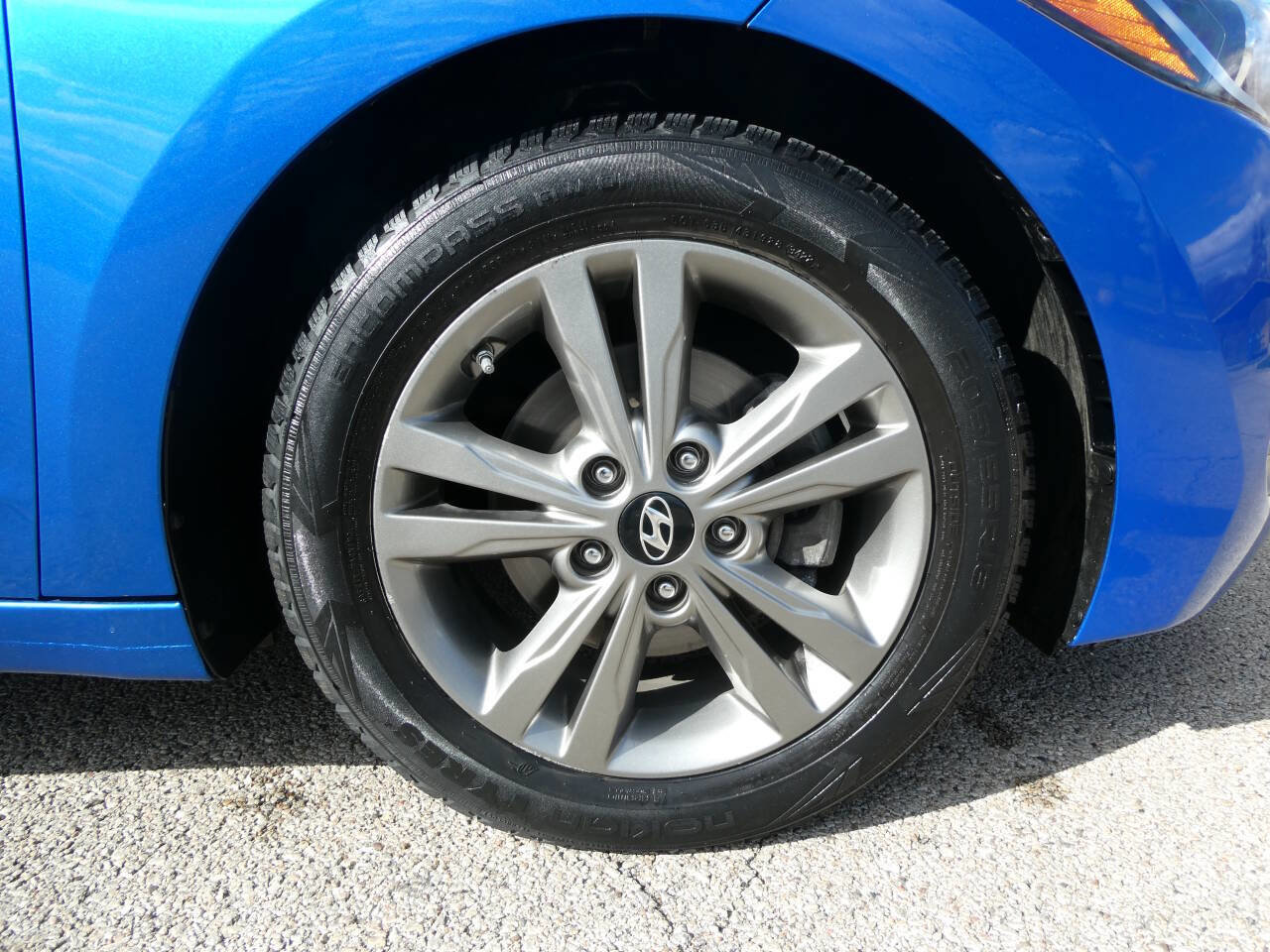 Used 2017 Hyundai Elantra SE FWD image 30