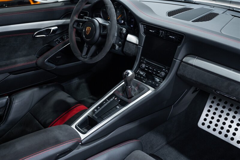 Used 2018 Porsche 911 GT3 RWD image 54