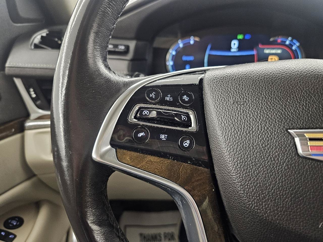 Used 2020 Cadillac Escalade Luxury AWD/4WD image 16