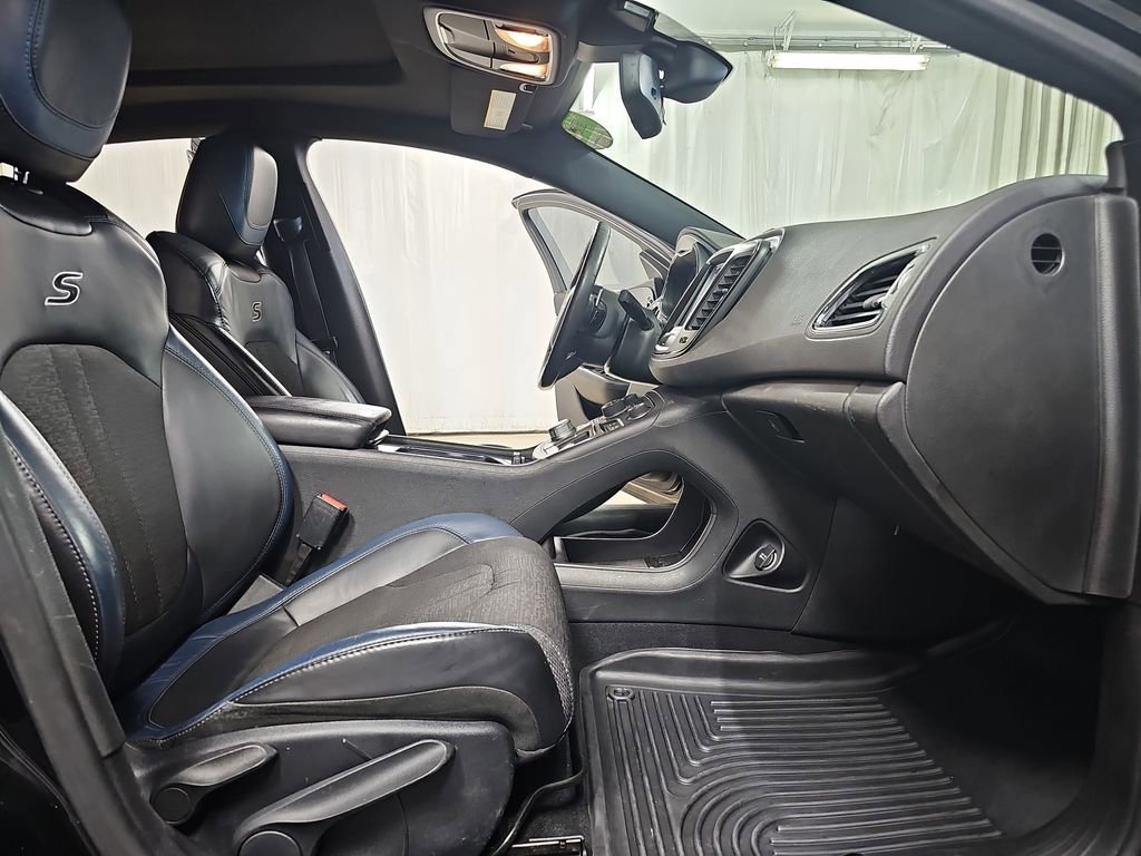 Used 2015 Chrysler 200 S w/ Navigation & Sound Group I image 13