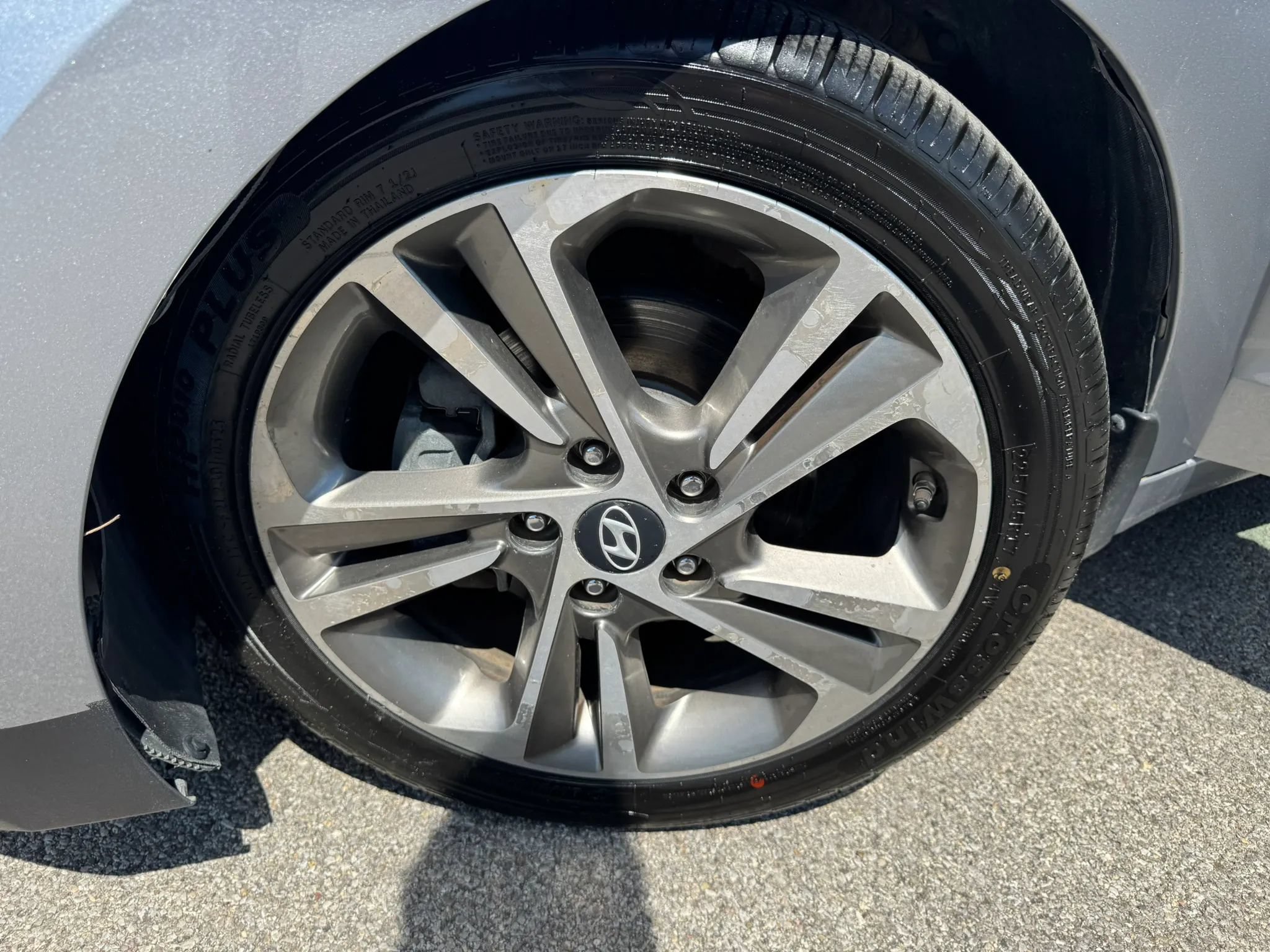 Used 2017 Hyundai Elantra Limited w/ Limited Tech Package 04 FWD image 28