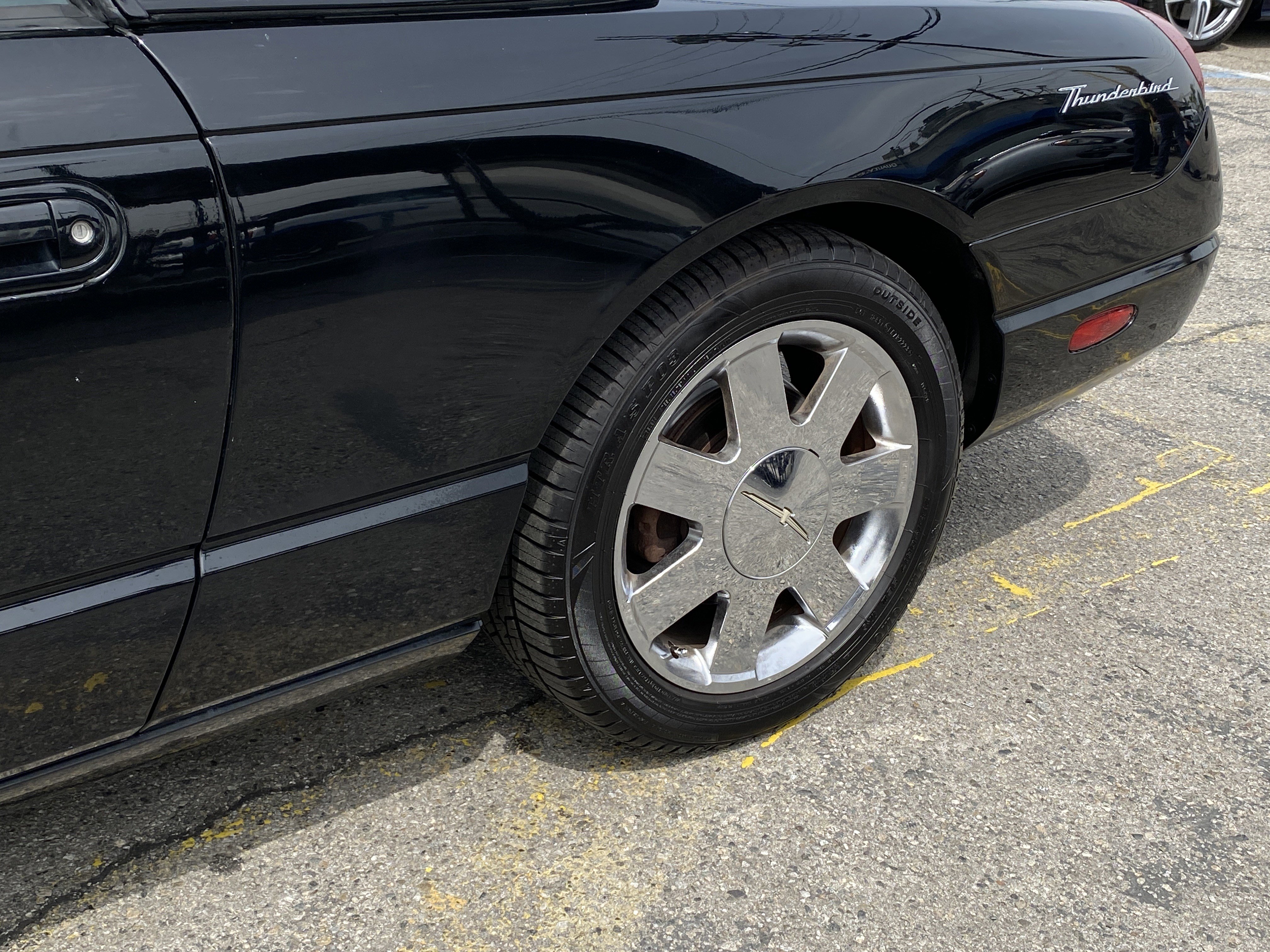 Used 2002 Ford Thunderbird image 11