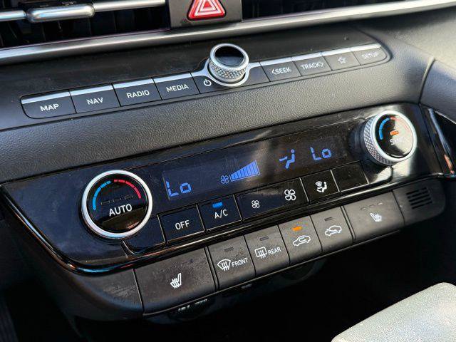 Used 2024 Hyundai Elantra Limited image 13