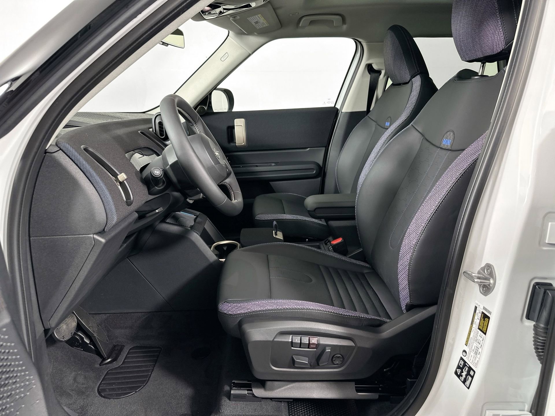New 2025 MINI Cooper Countryman S w/ Comfort Package Max image 19