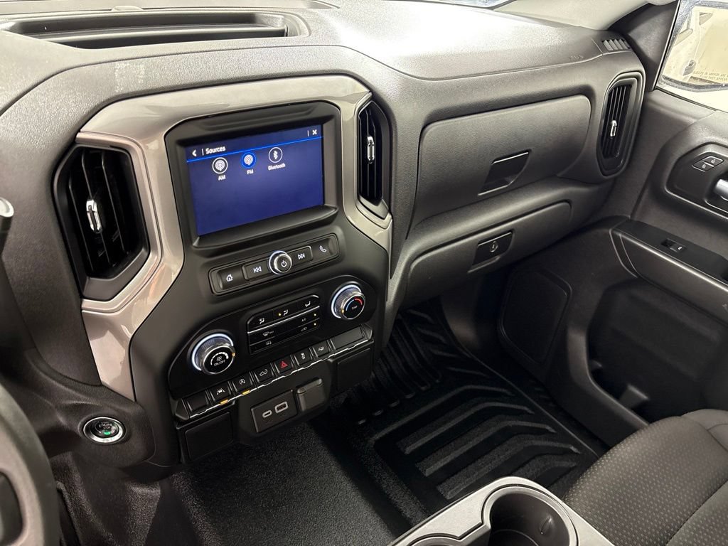 Certified 2025 Chevrolet Silverado 1500 W/T RWD image 31