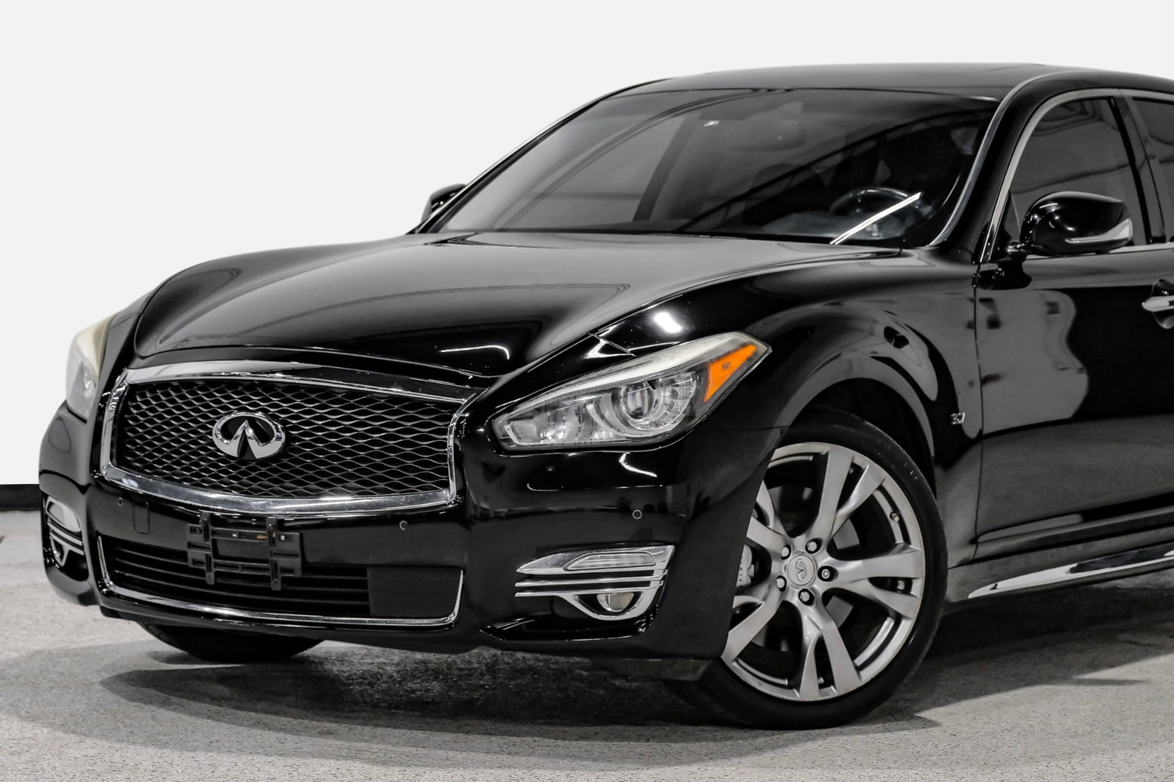 Used 2015 INFINITI Q70 L 3.7 w/ Technology Package image 10