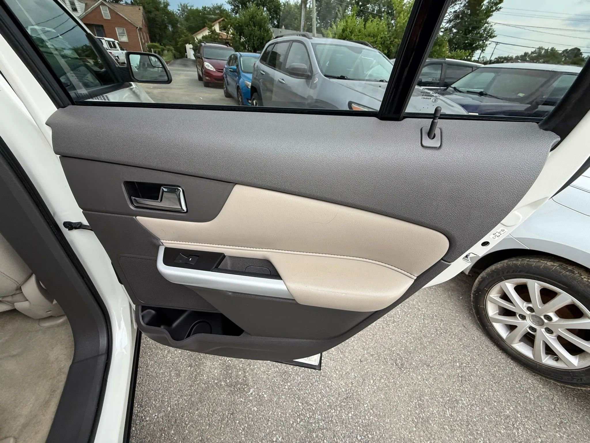 Used 2011 Ford Edge SEL w/ 201A Rapid Spec Order Code image 30