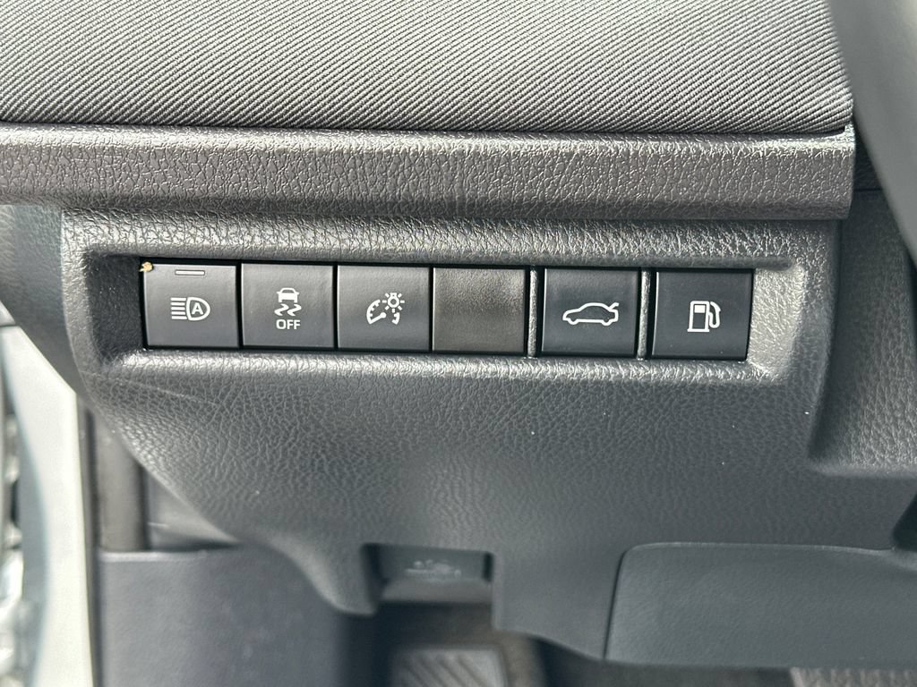 Used 2025 Toyota Camry LE w/ Convenience Package AWD/4WD image 17