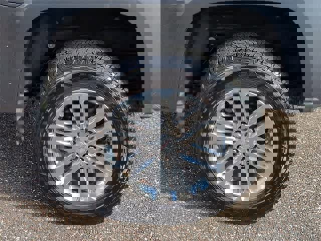 Used 2016 GMC Canyon SLT w/ Driver Alert Package image 14