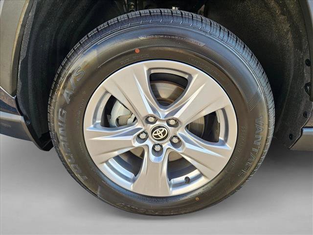 Used 2024 Toyota RAV4 XLE image 22