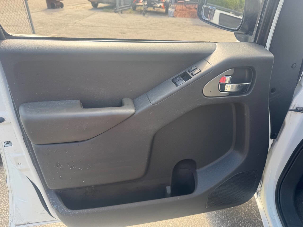 Used 2018 Nissan Frontier SV RWD image 19