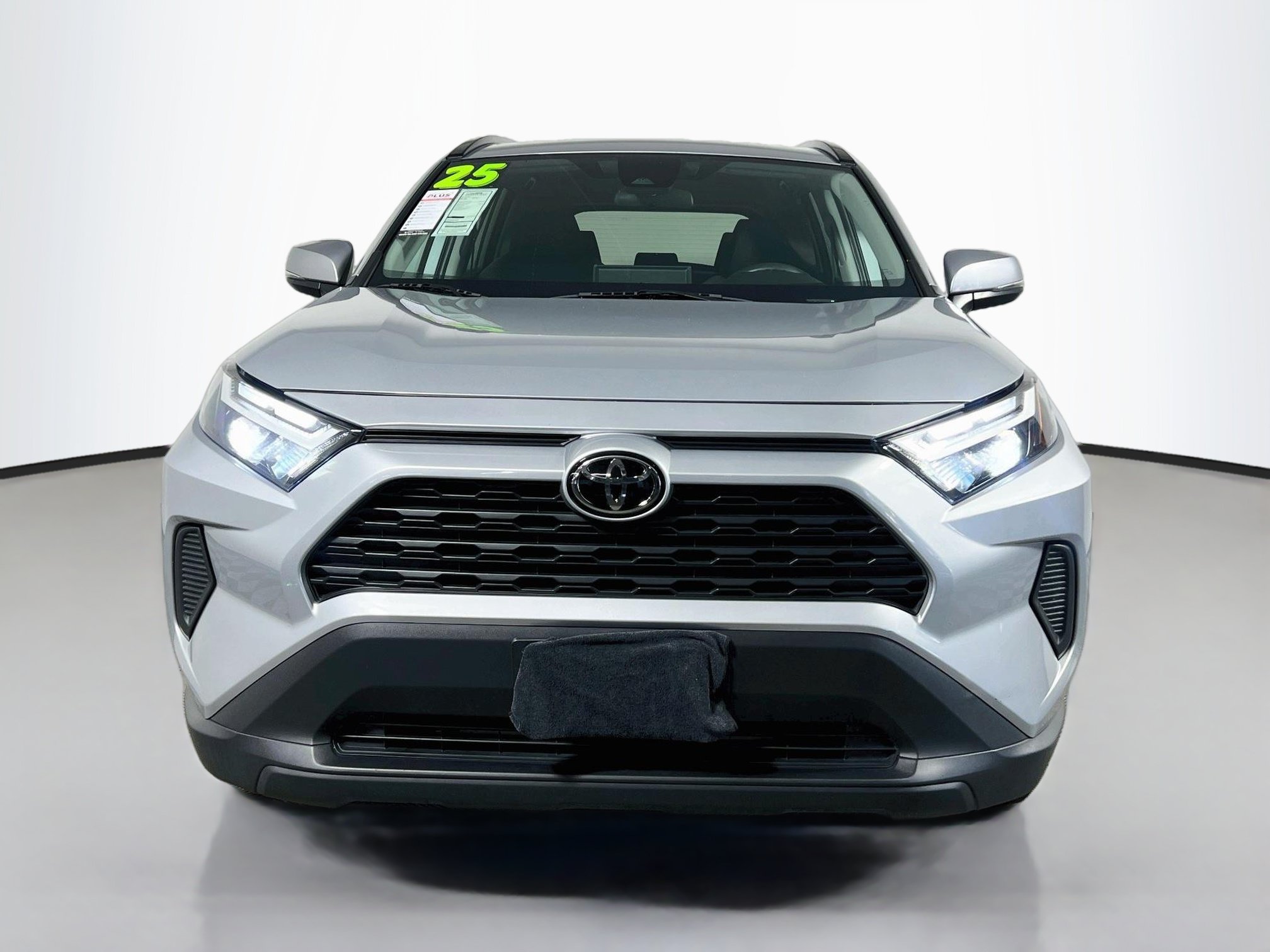 Used 2025 Toyota RAV4 XLE FWD image 11