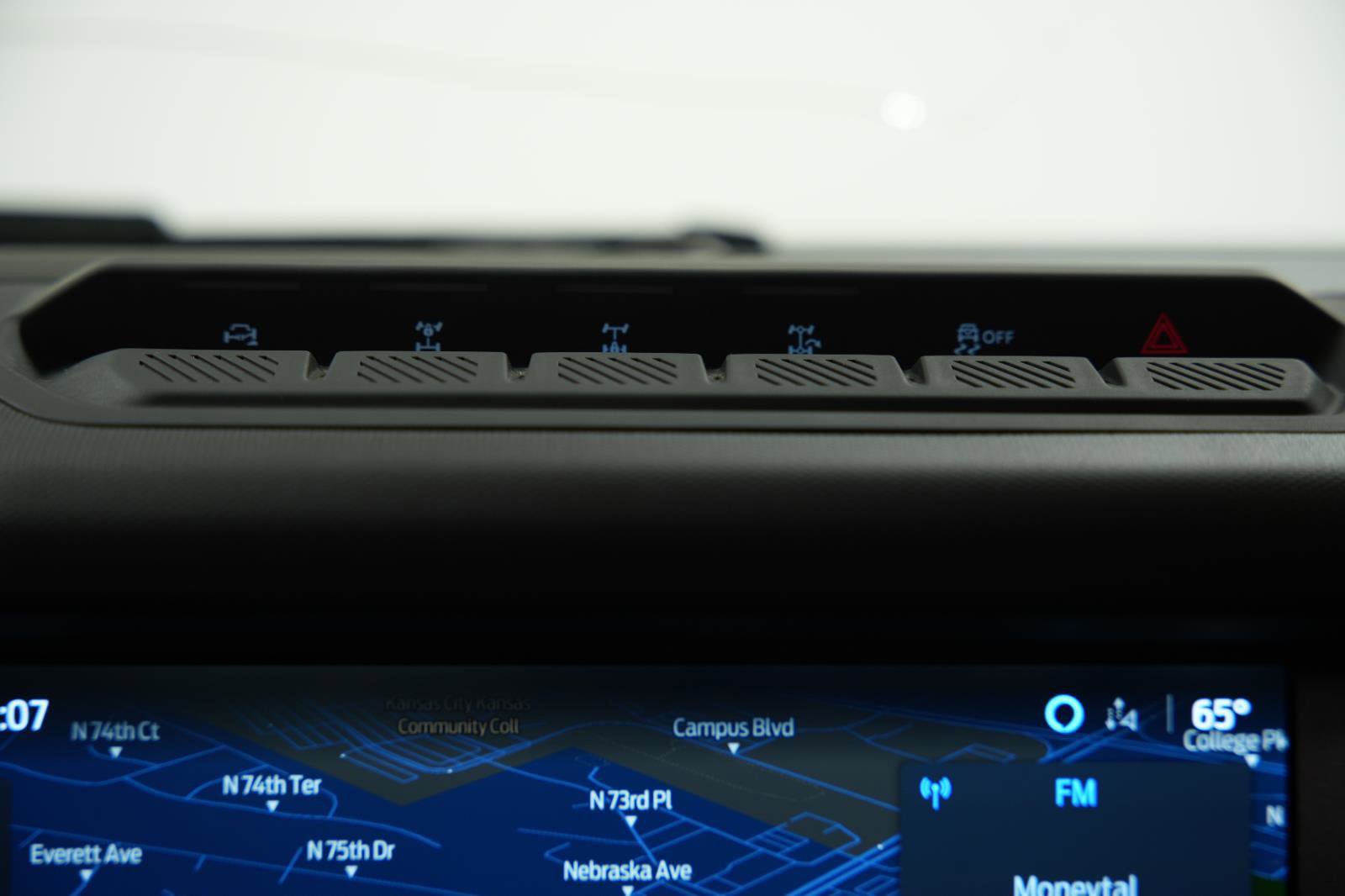 Used 2025 Ford Bronco Badlands image 38