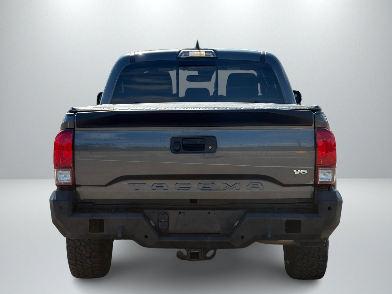Used 2019 Toyota Tacoma TRD Sport AWD/4WD image 4