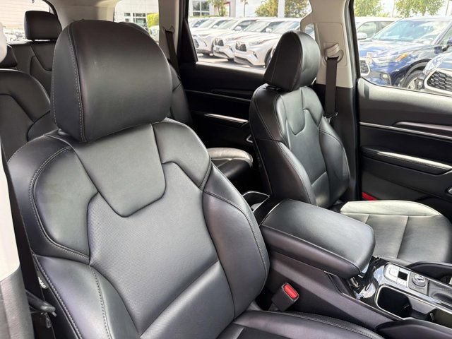 Used 2025 Kia Telluride S AWD/4WD image 17