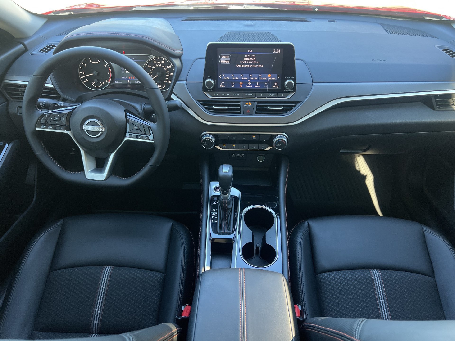 Used 2025 Nissan Altima 2.5 SR FWD image 2