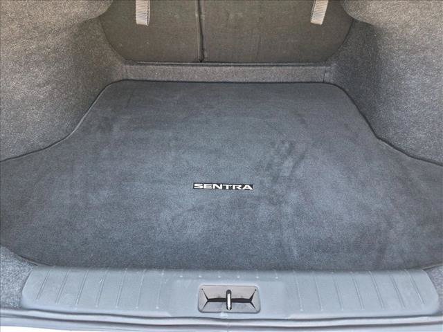 Used 2022 Nissan Sentra SR w/ Lighting Package FWD image 6