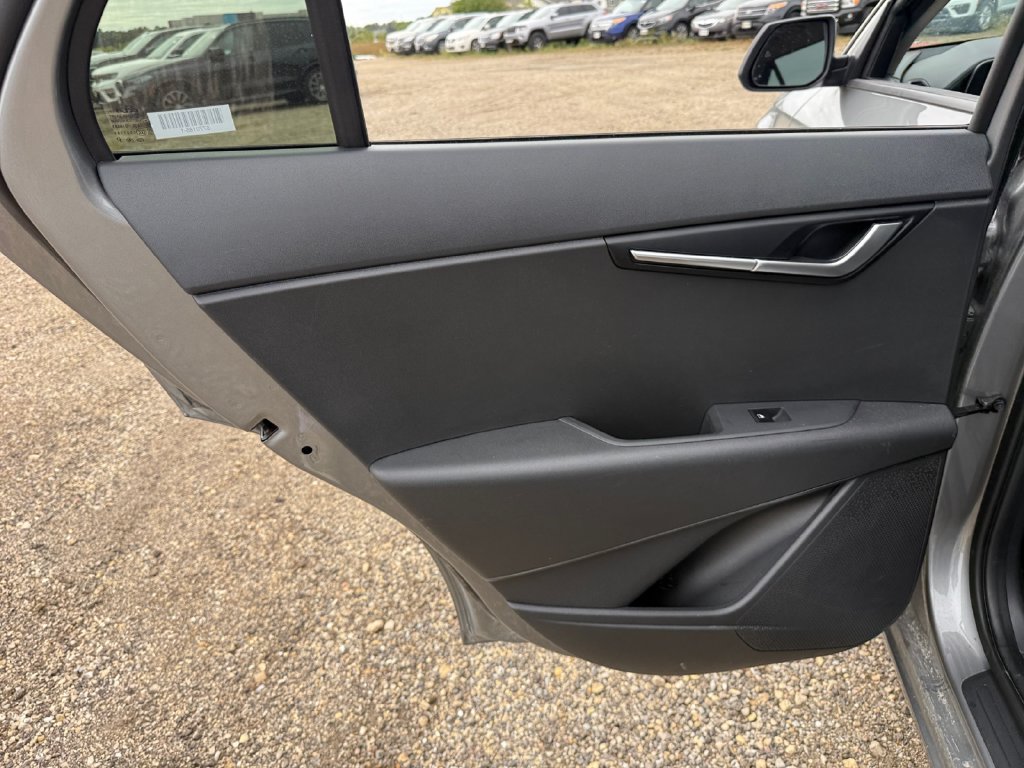 Used 2025 Kia Niro LX FWD image 33