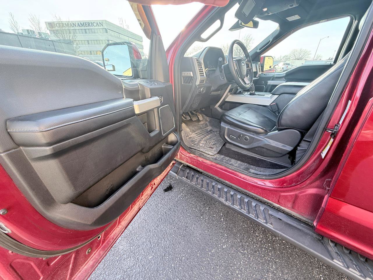 Used 2015 Ford F150 Lariat w/ Equipment Group 502A Luxury AWD/4WD image 9