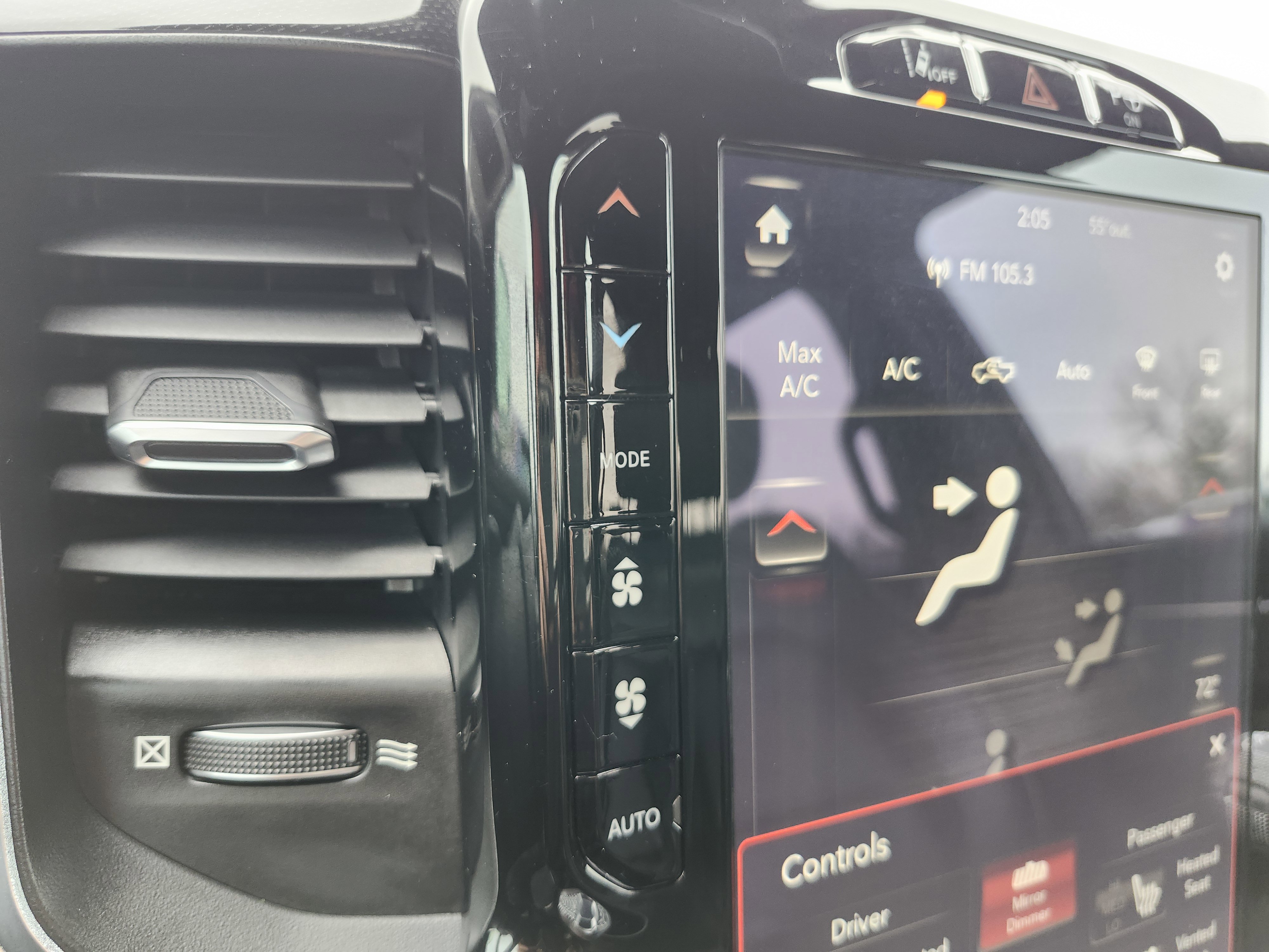 Used 2019 RAM 1500 Laramie image 35