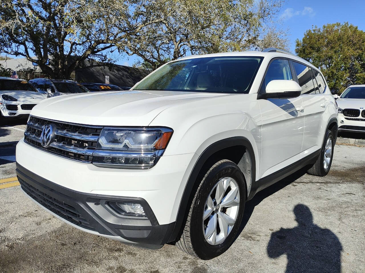 Used 2018 Volkswagen Atlas SE FWD image 2