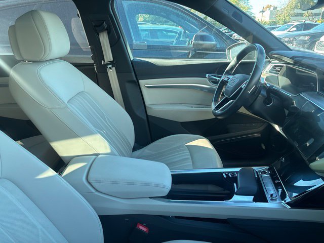 Certified 2024 Audi Q8 e-tron Premium Plus w/ Premium Plus Package AWD/4WD image 10