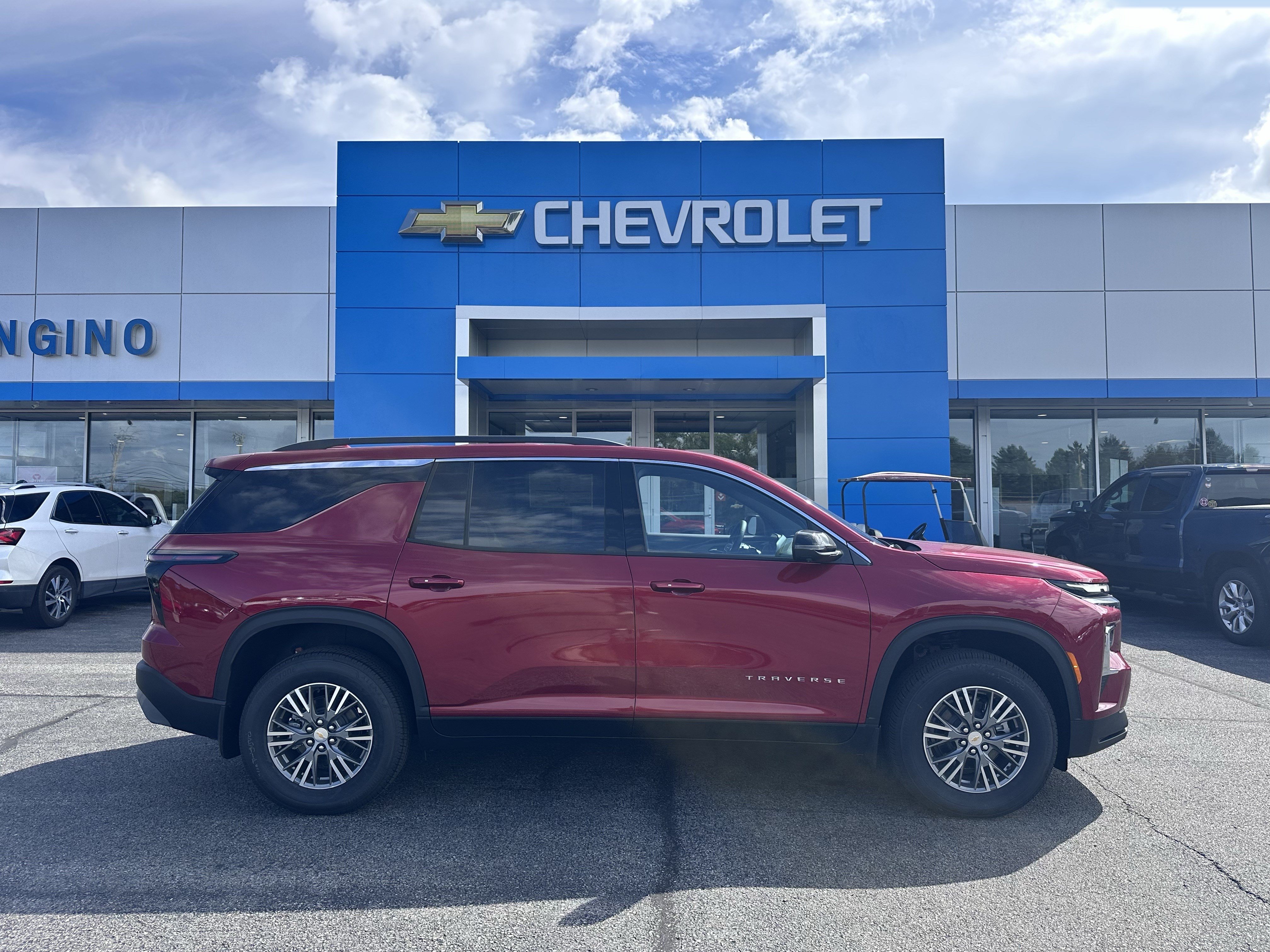 New 2026 Chevrolet Traverse LT w/ Driver Confidence Package AWD/4WD image 1