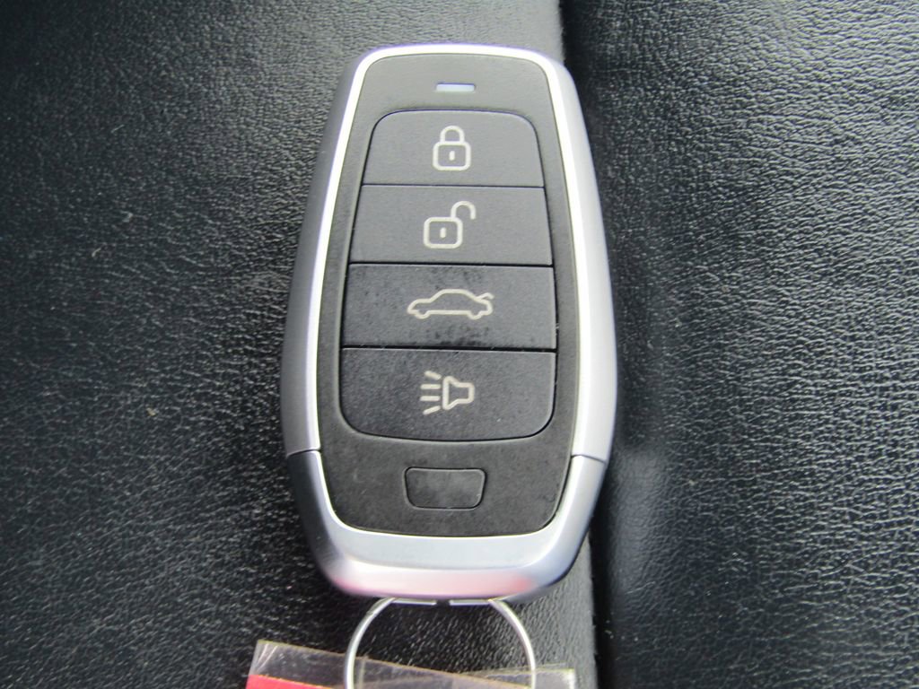 Used 2022 Mitsubishi Outlander SEL image 29