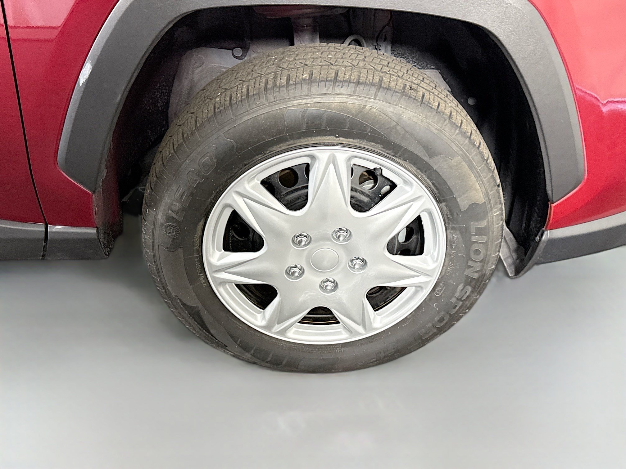 Used 2024 Toyota RAV4 LE FWD image 31