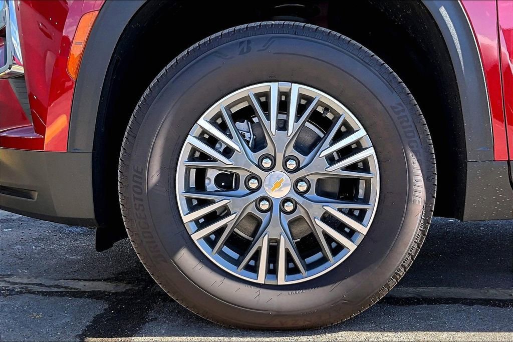 New 2025 Chevrolet Traverse LT w/ Driver Confidence Package image 12