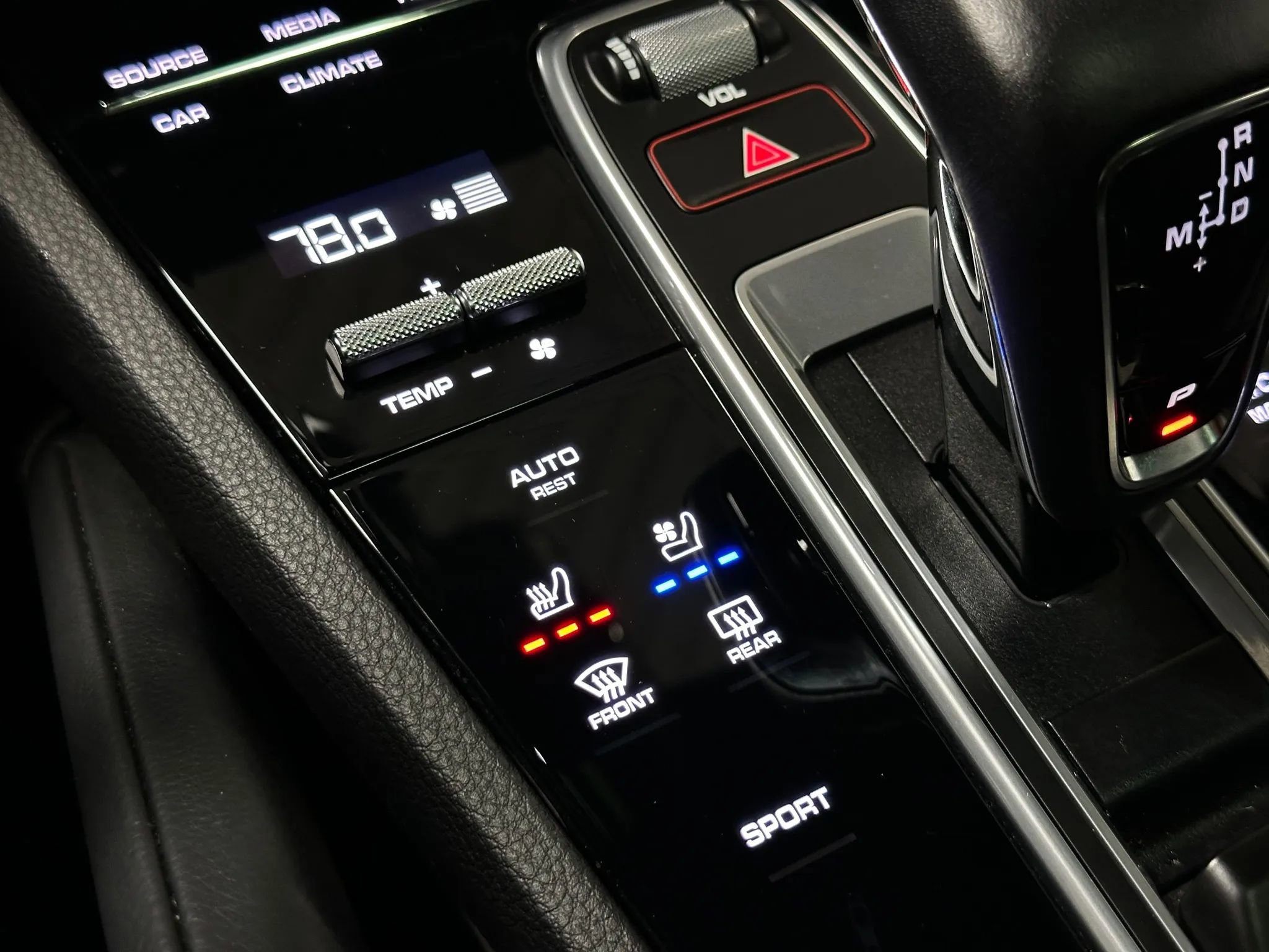 Used 2023 Porsche Cayenne image 43