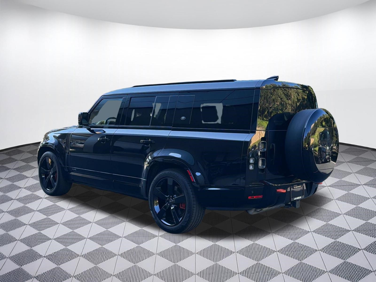 Used 2023 Land Rover Defender 130 X AWD/4WD image 3