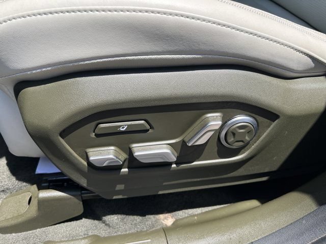 Used 2025 Hyundai Santa Fe Calligraphy FWD image 9