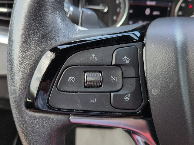 Used 2023 Buick Enclave Essence w/ Sport Touring Edition FWD image 18