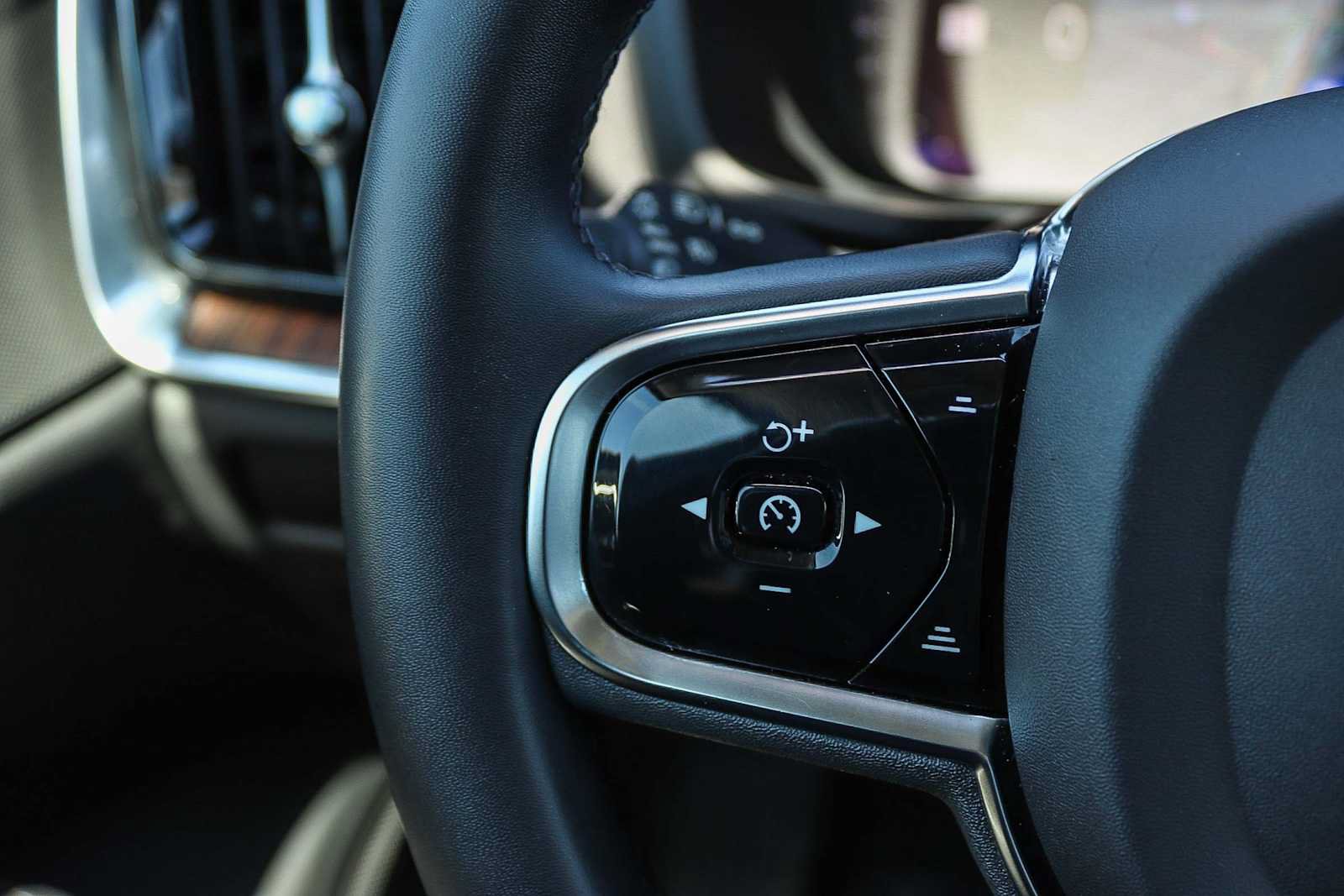 Used 2023 Volvo V60 B5 Cross Country Plus AWD/4WD image 18