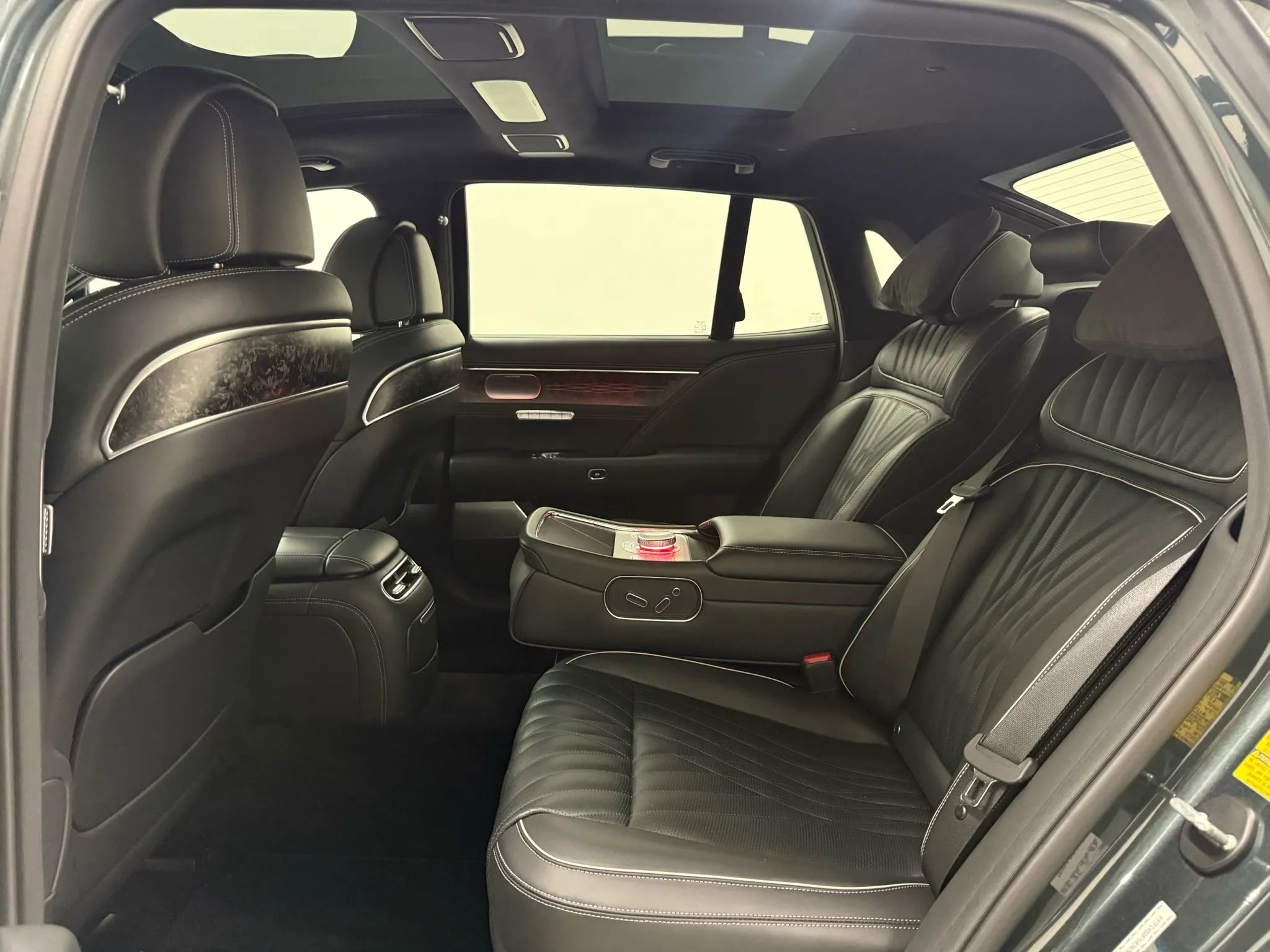 Used 2023 Genesis G90 3.5T image 16