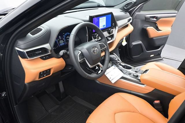 New 2026 Toyota Highlander Platinum AWD/4WD image 4