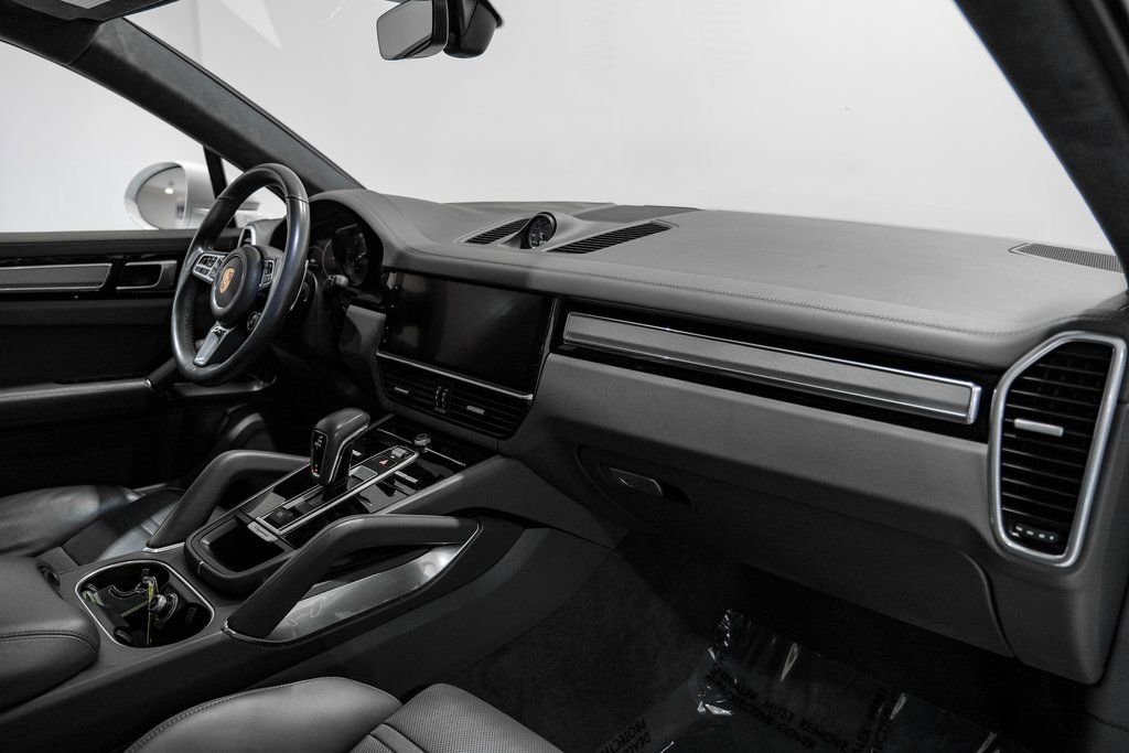 Used 2020 Porsche Cayenne Turbo AWD/4WD image 12