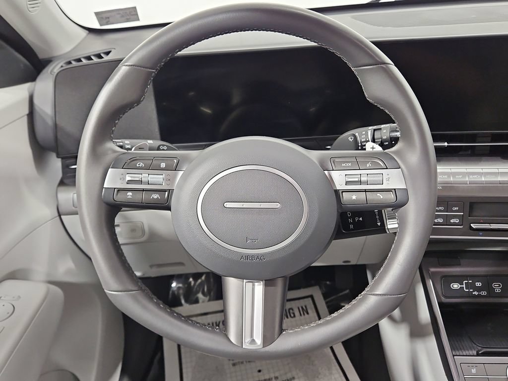 Certified 2025 Hyundai Kona SEL AWD/4WD image 16