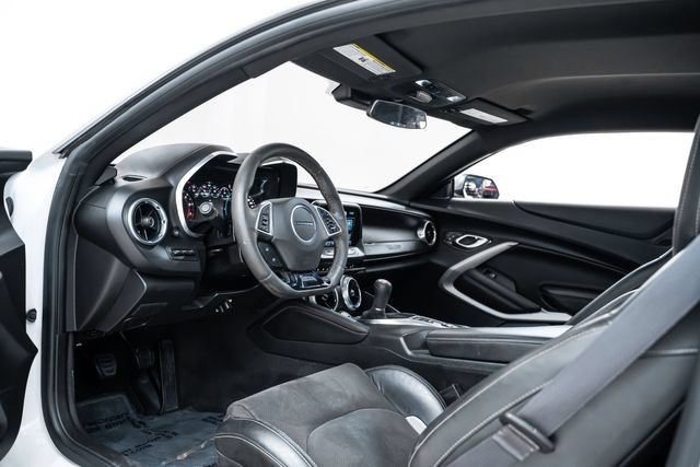 Used 2017 Chevrolet Camaro SS RWD image 19