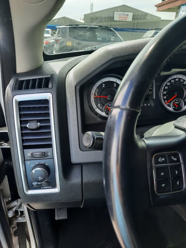 Used 2015 RAM 1500 Big Horn RWD image 10
