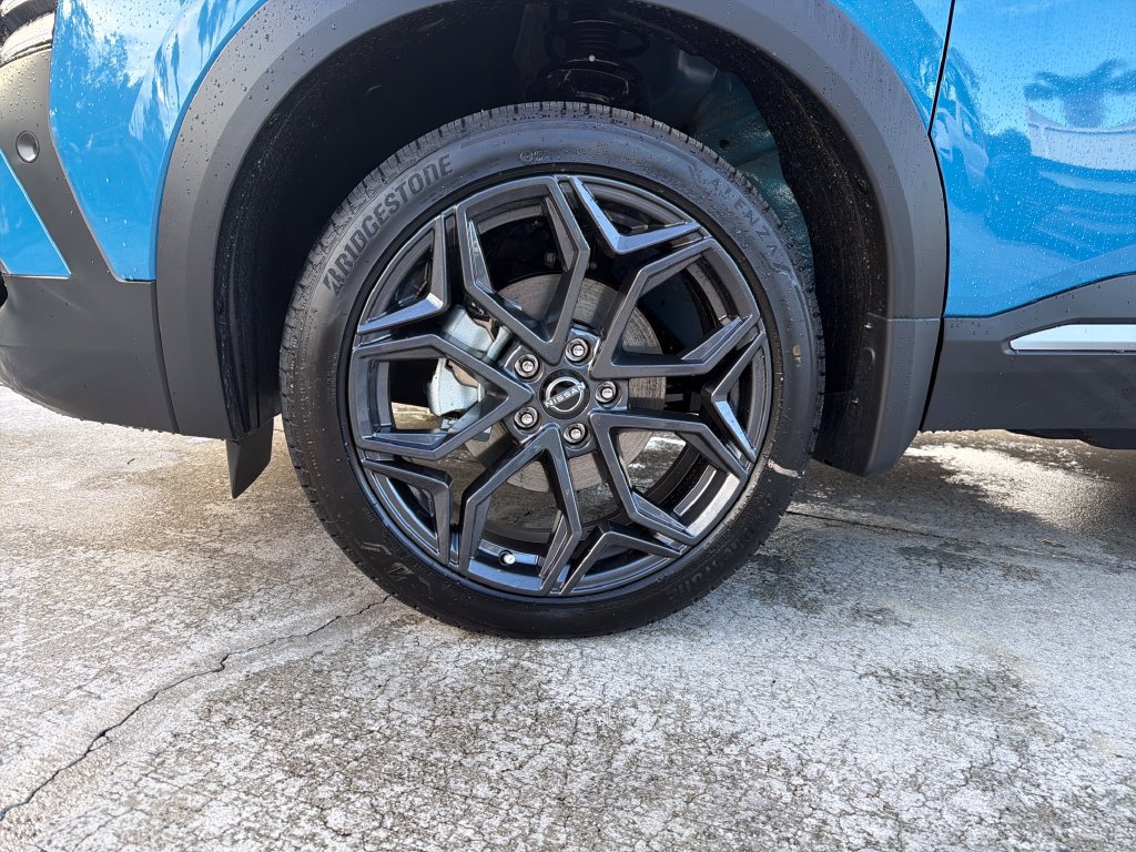 New 2027 Nissan Kicks SR FWD image 11
