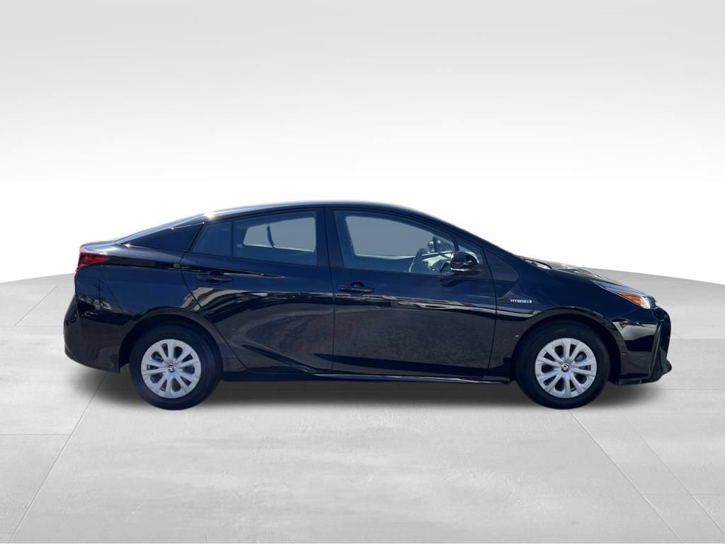 Certified 2022 Toyota Prius LE FWD image 6
