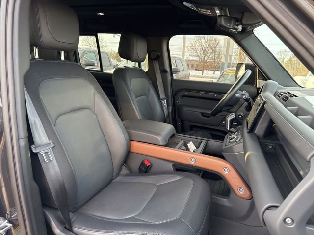 Used 2023 Land Rover Defender 130 X-Dynamic SE image 30