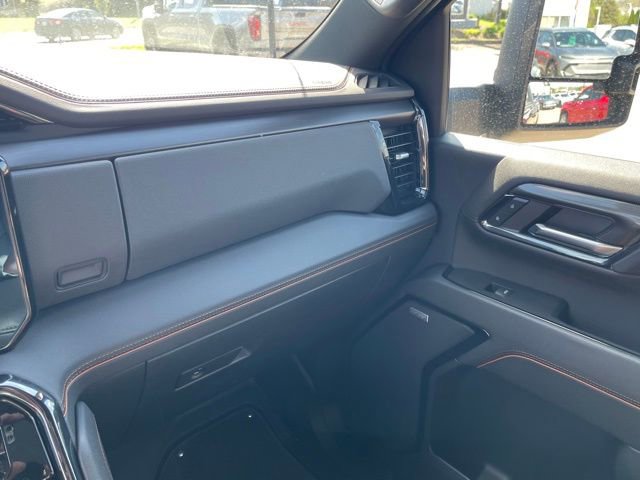 Used 2024 GMC Sierra 2500 AT4 w/ Technology Package AWD/4WD image 28