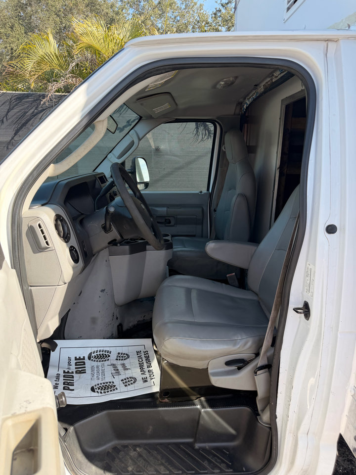 Used 2015 Ford E-350 and Econoline 350 Super Duty image 13