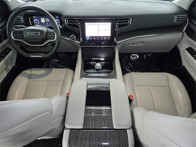 Used 2022 Jeep Wagoneer Series III w/ Flexible Seating Group image 4