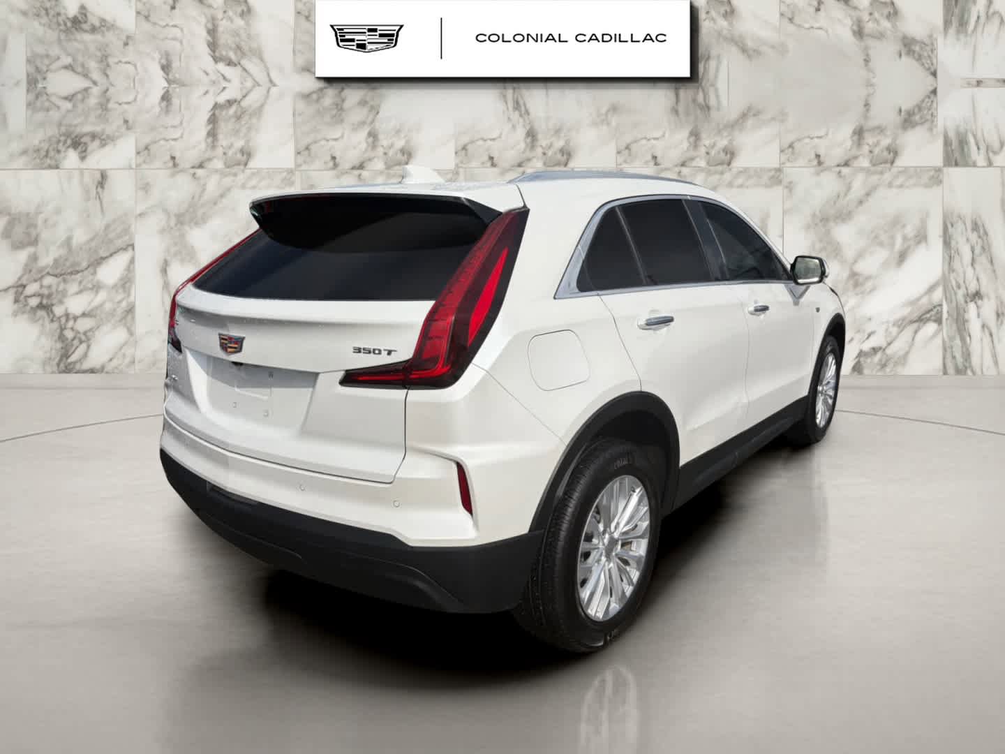 Used 2024 Cadillac XT4 Luxury w/ Cold Weather Package AWD/4WD image 5